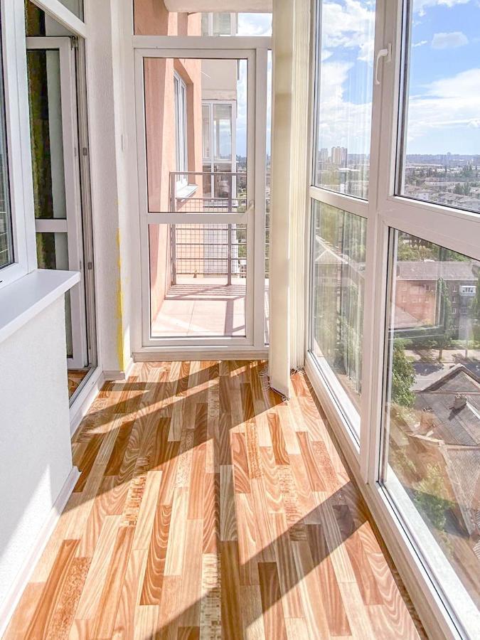 Large 2 Room Apartment With A Beautiful View 2 Min Metro Chernigivska Kiev Extérieur photo