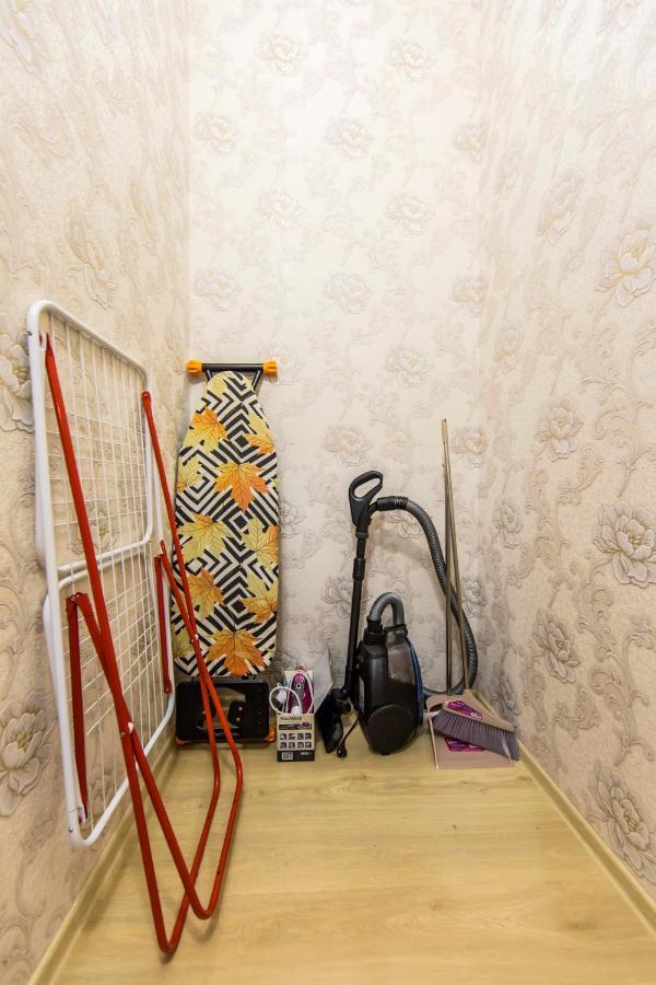 Large 2 Room Apartment With A Beautiful View 2 Min Metro Chernigivska Kiev Extérieur photo