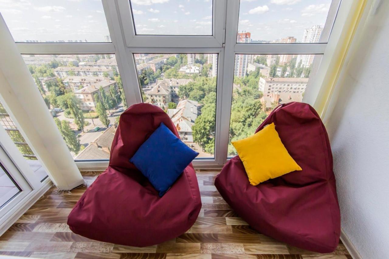 Large 2 Room Apartment With A Beautiful View 2 Min Metro Chernigivska Kiev Extérieur photo